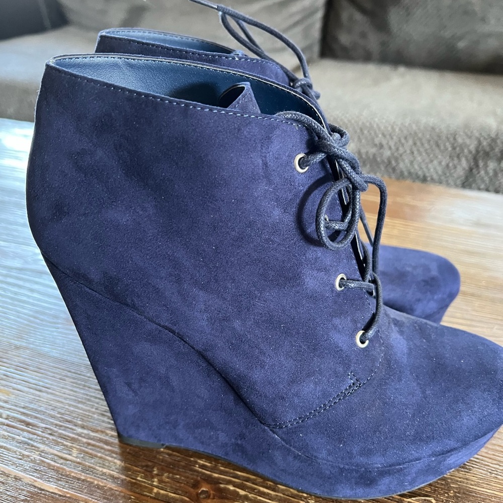 Blue Wedge Suede Shoes with Lace-Up Front